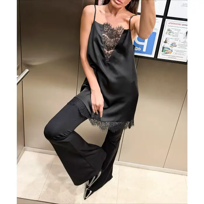 Robe à bretelles en dentelle noire pour femme