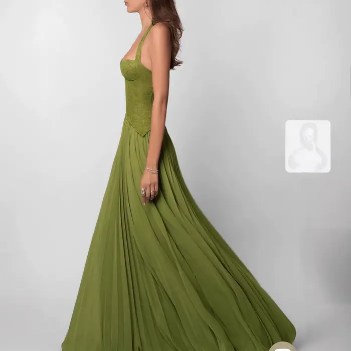 Robe de soirée sexy pour femme style corset floral à licou en mousseline plissée longue et fluide pour gala et occasions spéciales