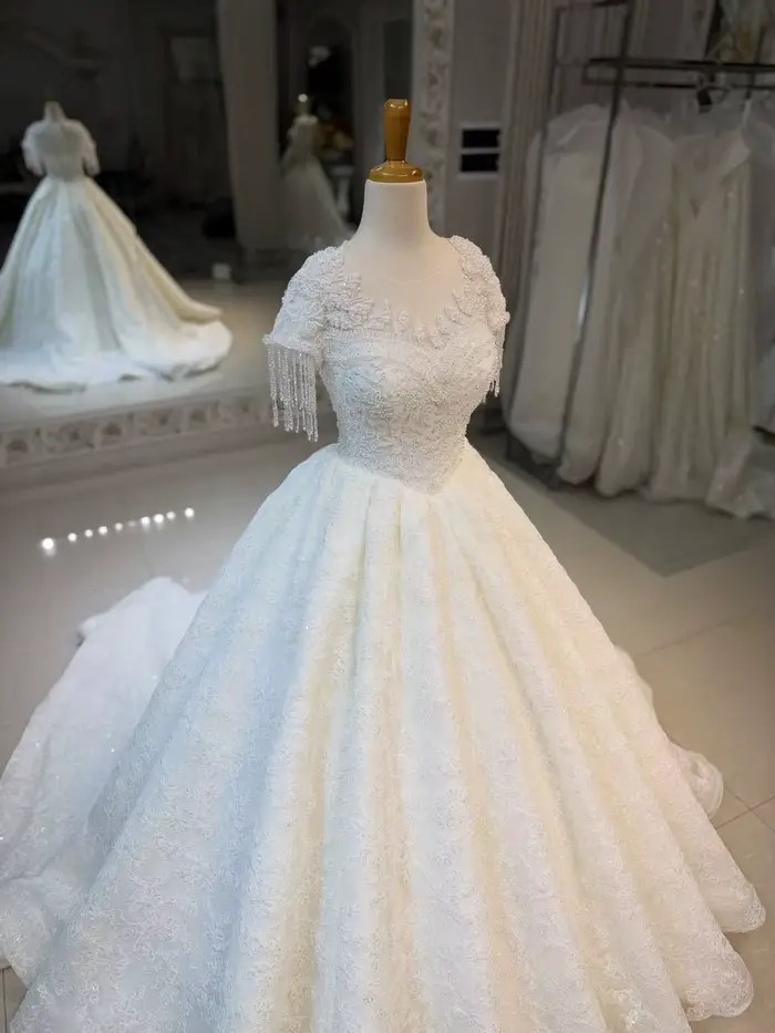 Robes de mariée princesse scintillantes personnalisées