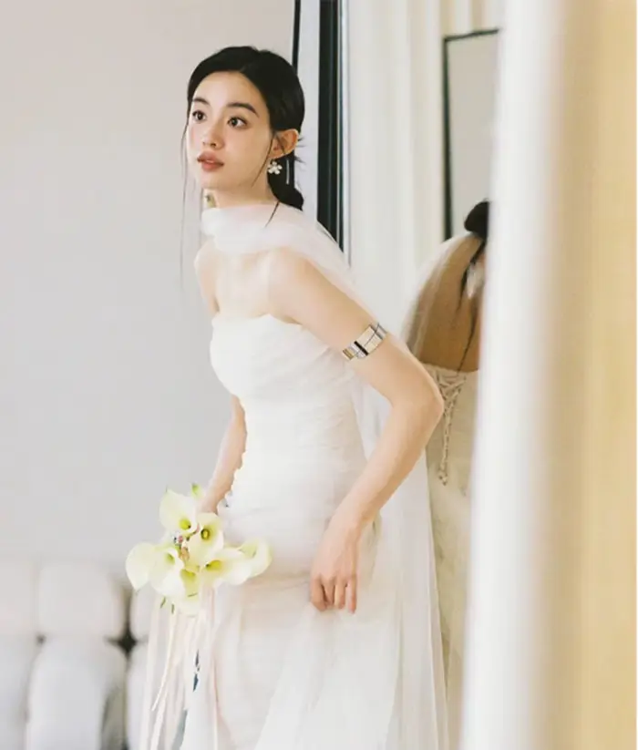 Robe de mariée légère sans bretelles