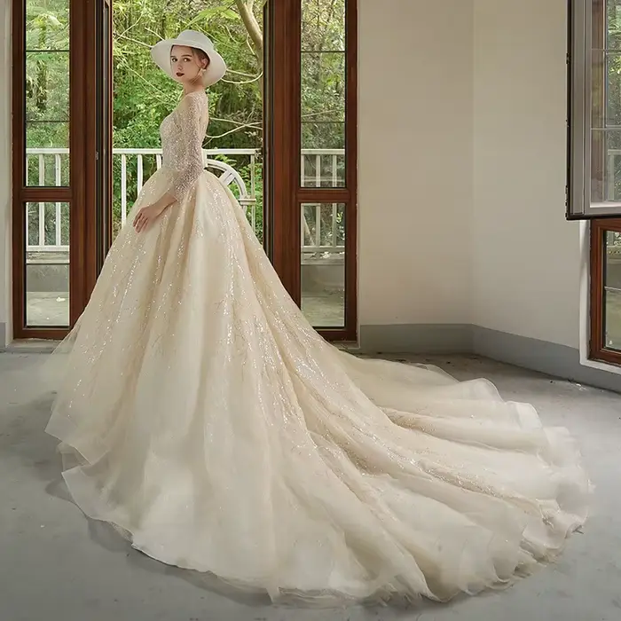 Robe de mariée à manches longues style forêt broderie de paillettes train détachable pour femmes enceintes occassions spéciales