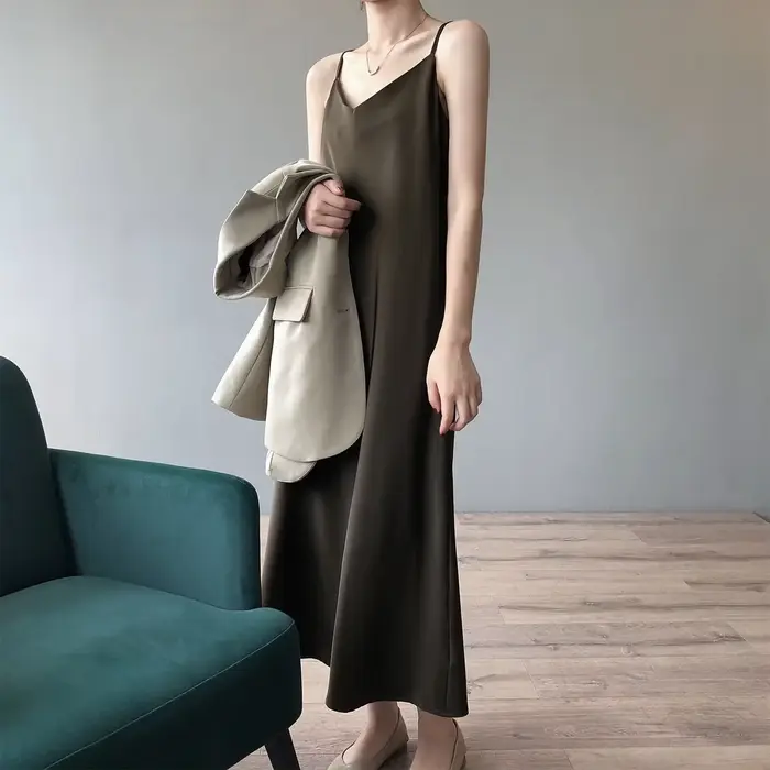 Robe longue en satin à bretelles en soie décontractée pour femmes occasions spéciales été junior
