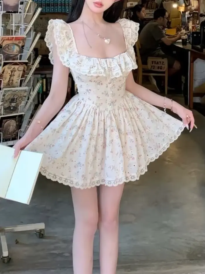 Robe française élégante à fleurs pour femmes