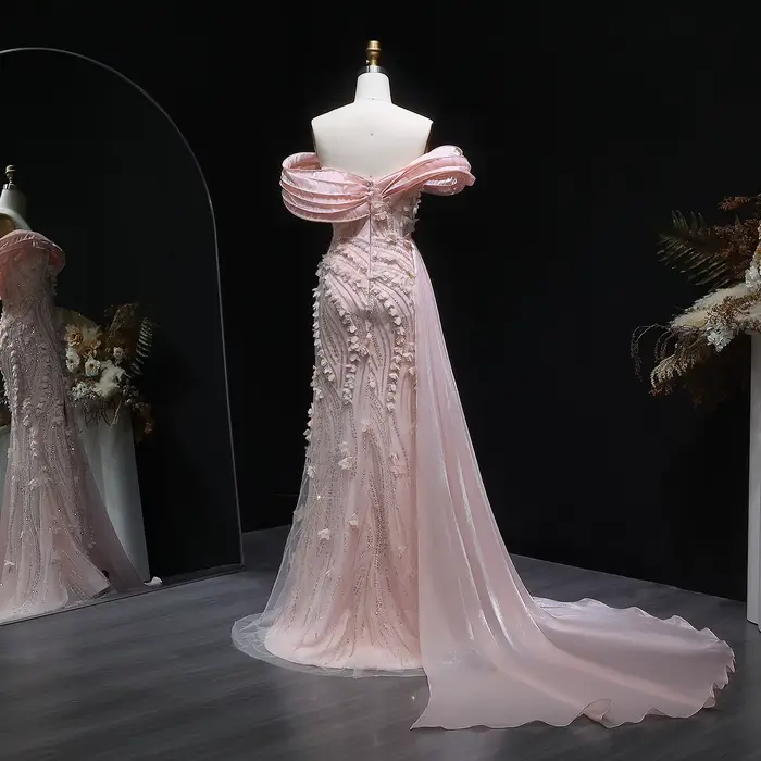 Robe de soirée rose Sharon Said Dubai à épaules dénudées avec appliques florales 3D شارون سعيد