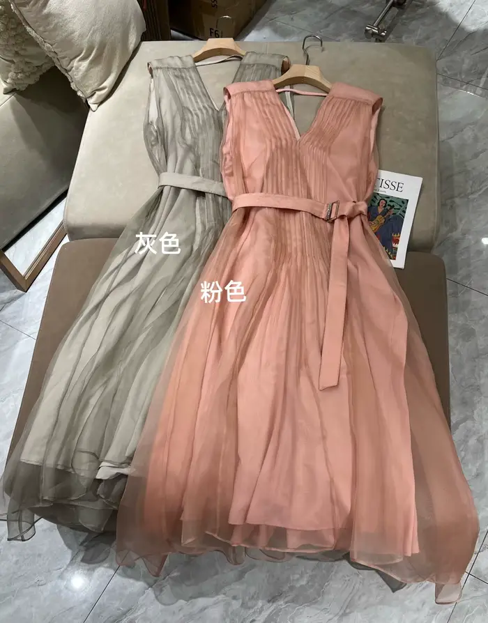Robe d'été en soie de mûrier avec ceinture