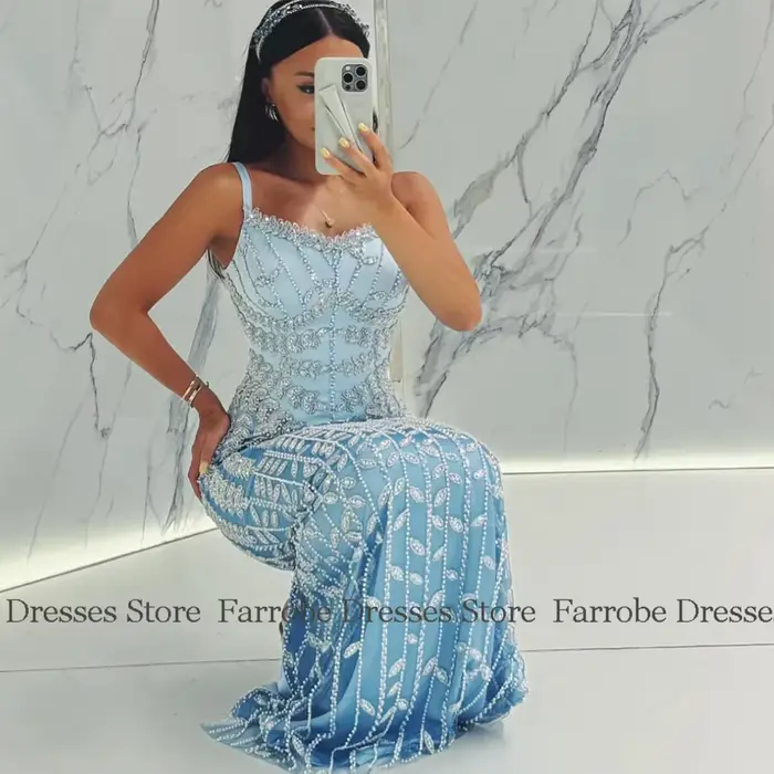 Robe fourreau en satin bleu ciel à encolure carrée élégante pour femmes occasions spéciales soirée gala mariage