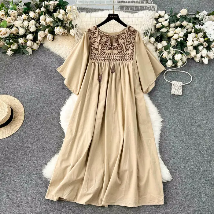 Robe brodée bohème ample et longue pour femmes, col rond, broderie florale, polyester, ligne A, nouvelle collection été, style chic, occasions spéciales