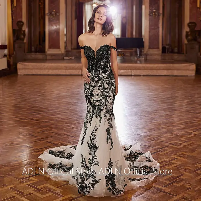 Robe de mariée gothique chaude personnalisée hors de l'épaule chérie noir Applique Court Train paill