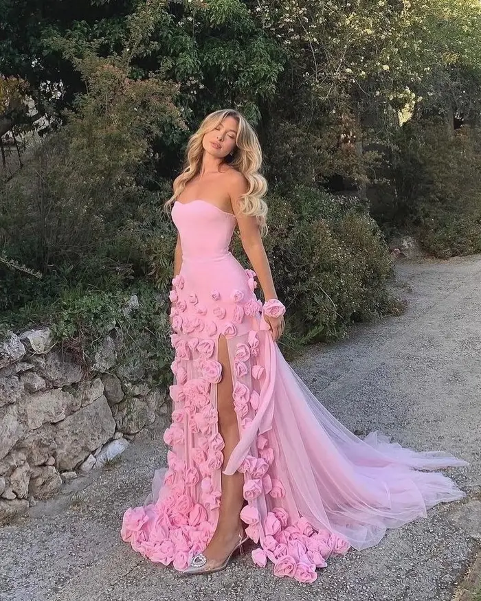 Robe de soirée élégante et luxueuse sans train en mousseline satinée pour bal ou événements spéciaux disponibles en plusieurs couleurs