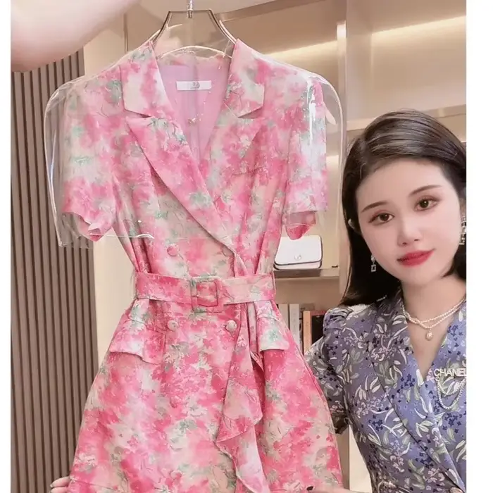 Robe à ceinture florale à double boutonnage pour femme