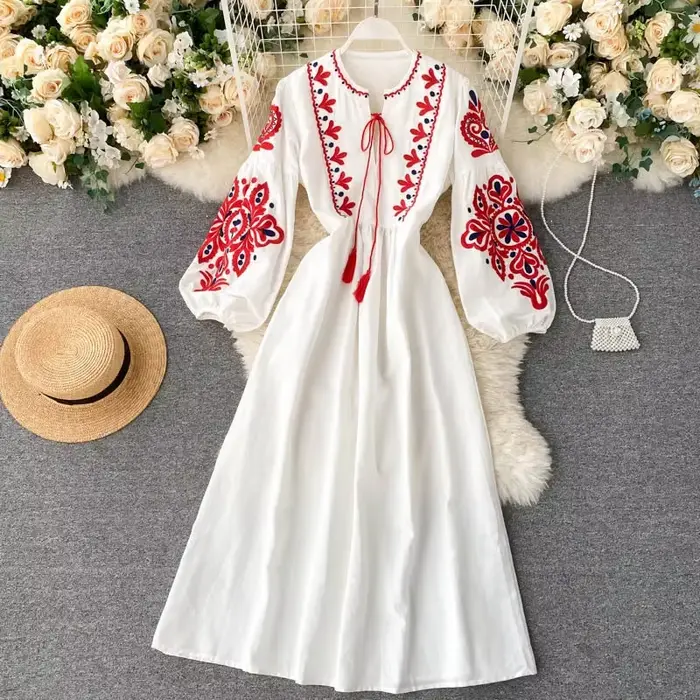 Robe brodée bohème pour femmes