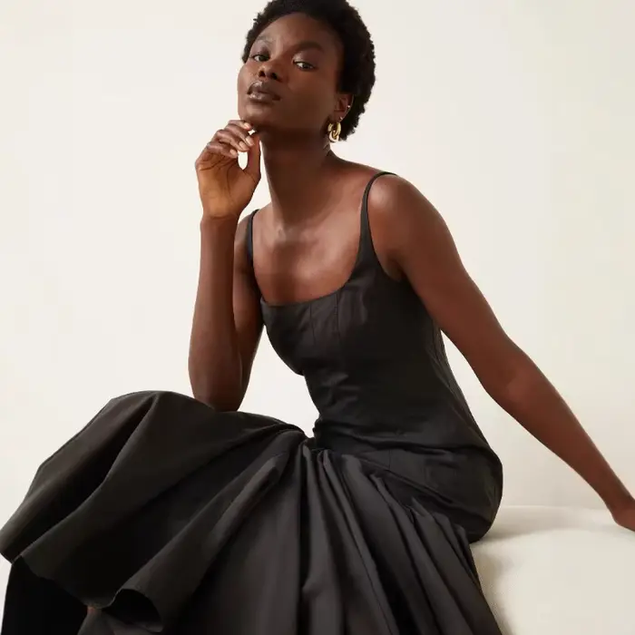 Robe à bretelles pour femmes en polyester, col carré, dos nu, style sexy, tenue estivale élégante et séduisante pour sorties et occasions spéciales
