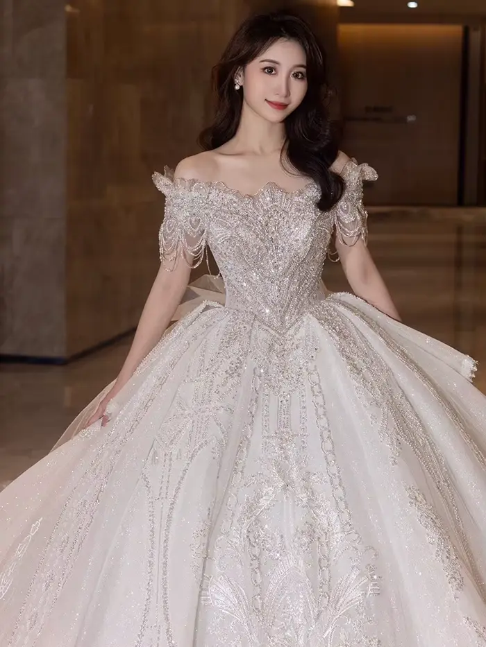 Robe de mariée asymétrique épaule dénudée en dentelle, avec franges françaises, princesse mariée, in