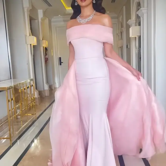 Robes de bal rose gaine robe Sharon de mariage personnalisée