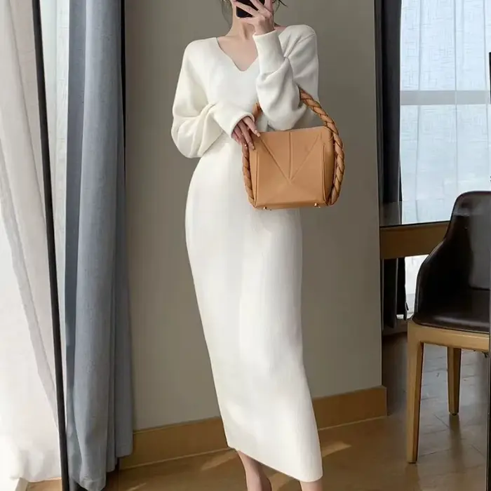 Robe blanche à col en V pour femmes