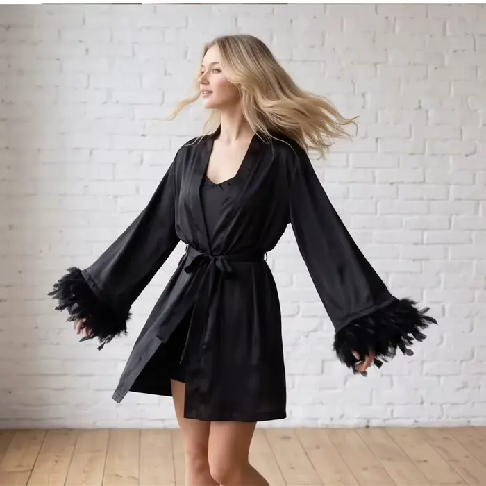 Robe courte noire LEDP avec bordure en plumes pour femmes, robe de mariée, mini-peignoir de matin, cadeau pour demoiselles d'honneur, robes kimono de mariée 2026