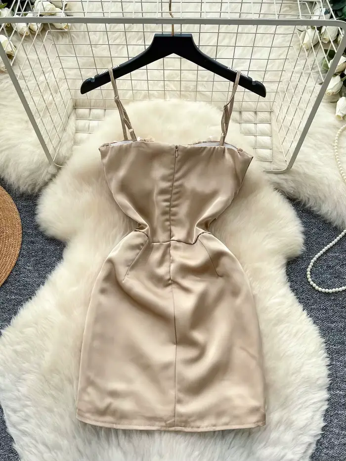 Robe de soirée moulante à sequins élégante et sexy pour femmes juniors occasions estivales et festives polyester non extensible style moderne mini taille ajustée au-dessus du genou