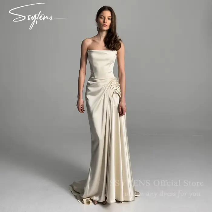 Robe de mariée élégante beige clair SSYTENS, drapée, en satin de soie, longueur ras du sol, personna