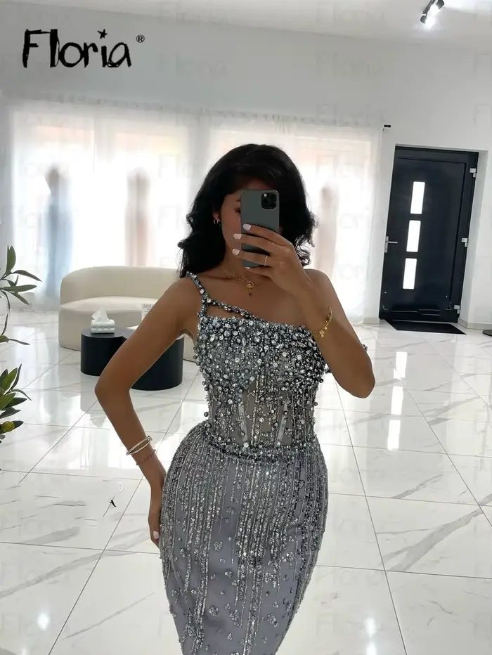 Robes de bal à bretelles Spaghetti gris argenté