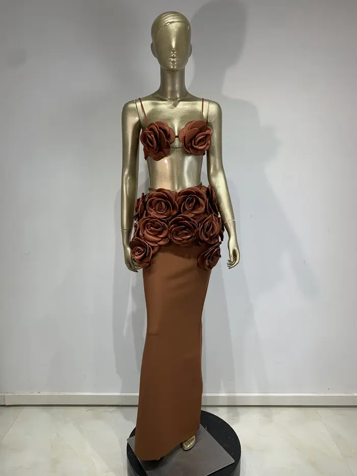 Robe longue à bandes noires et blanches sexy sans manches col en V pour femmes style club soirées discothèque