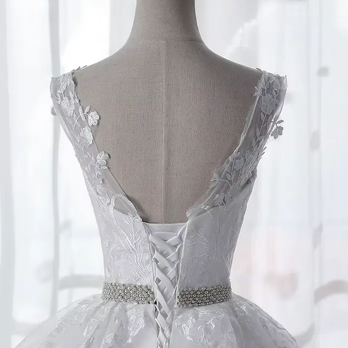 Robe de mariée en dentelle classique col en V dos nu grande taille pour femmes occasions spéciales