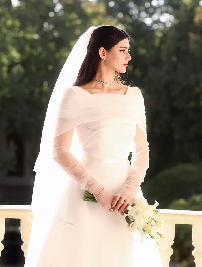 Robe de mariée personnalisée en organza blanc ivoire sirène/trompette avec décoration plissée pour femmes occasions spéciales mariage baptême remise de diplôme