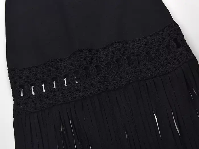 Robe tricotée à franges noires
