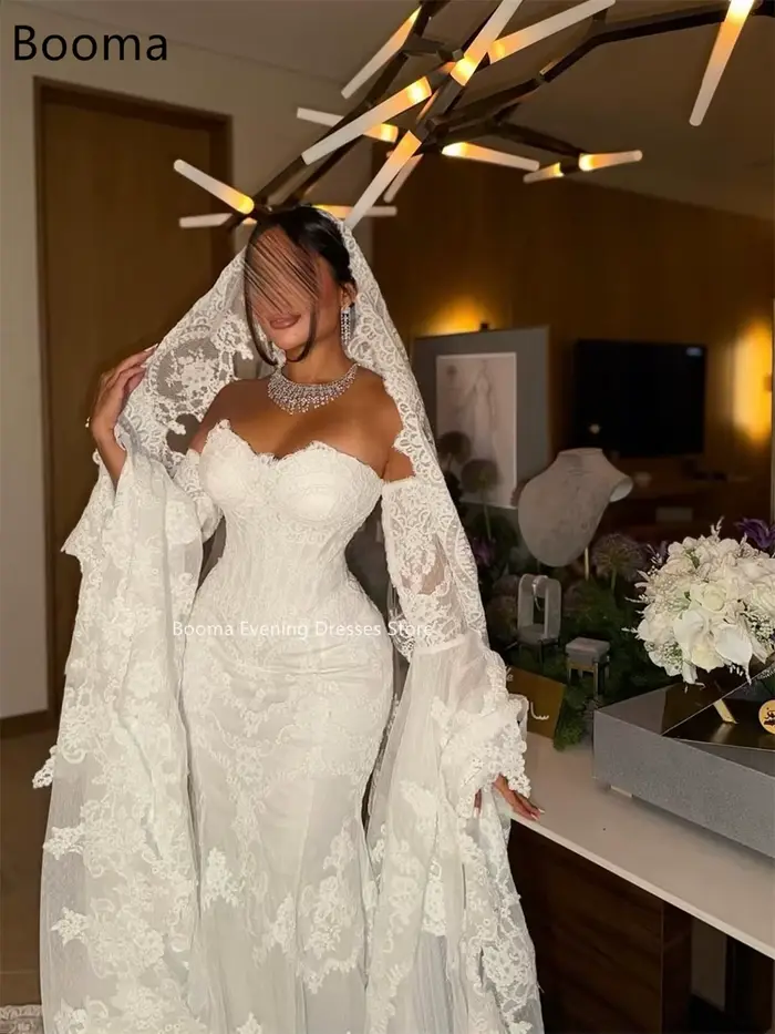 Robe de mariée sirène en dentelle sans bretelles sur mesure pour femmes occasions spéciales mariage et réceptions de fiançailles ```