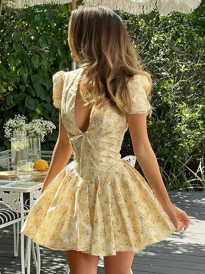 Hugcitar 2026 Robe Courte Plissée Sexy à Imprimé Floral