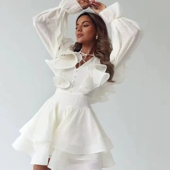 Robe Courte Femme à Volants Col V avec Nœud à la Taille Manches Bouffantes Ourlet Superposé