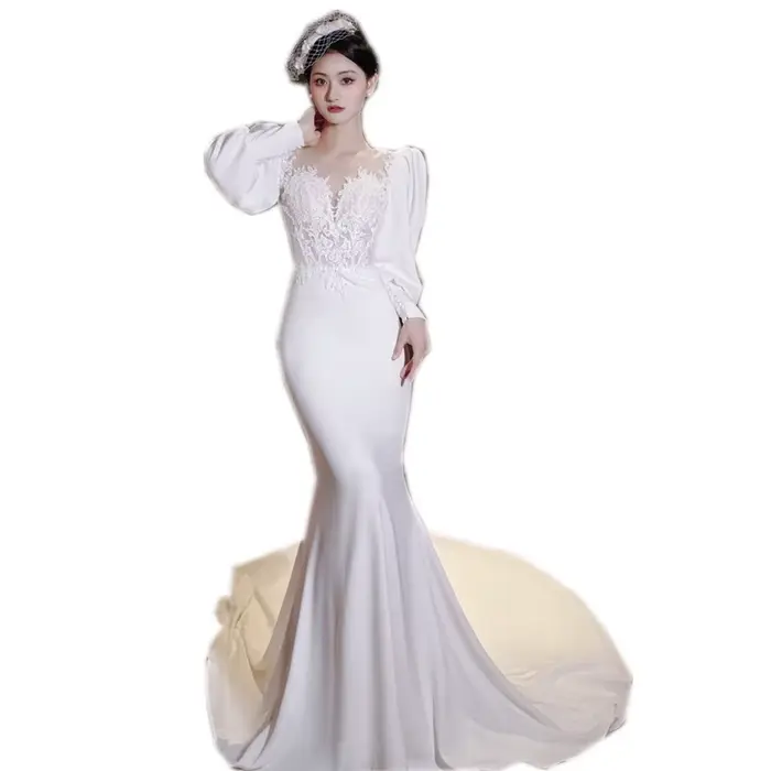 Robe de mariée sirène en polyester et coton avec décolleté en V et train de balayage pour femmes occasions spéciales comme mariage et banquets