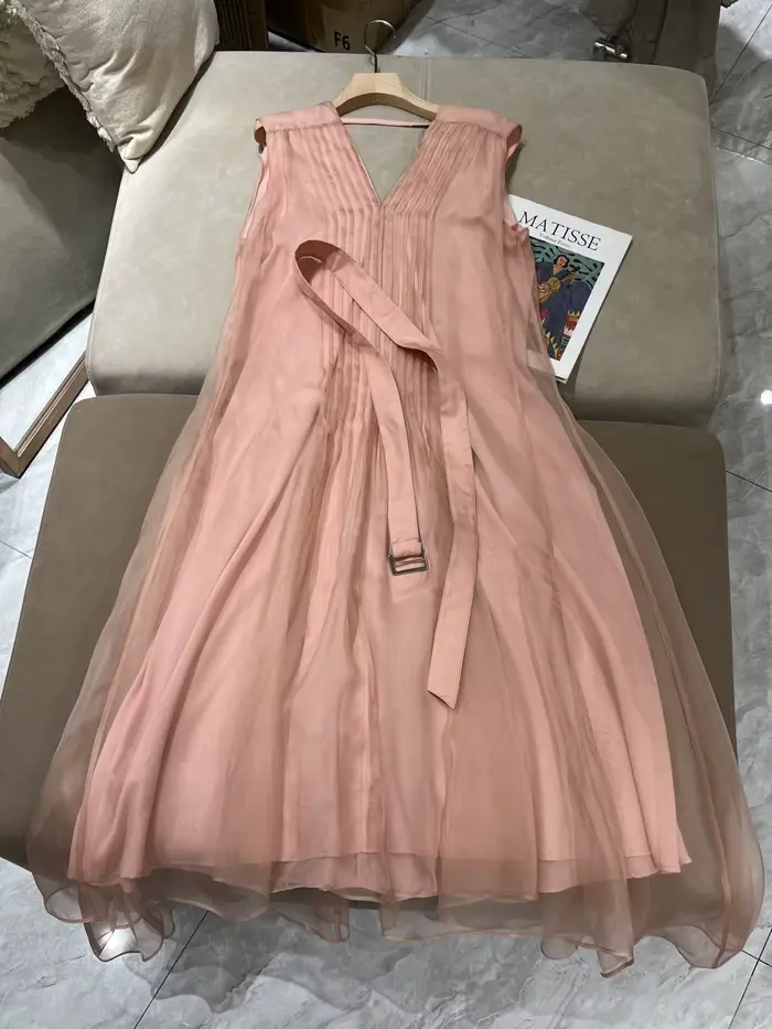 Robe d'été en soie de mûrier avec ceinture
