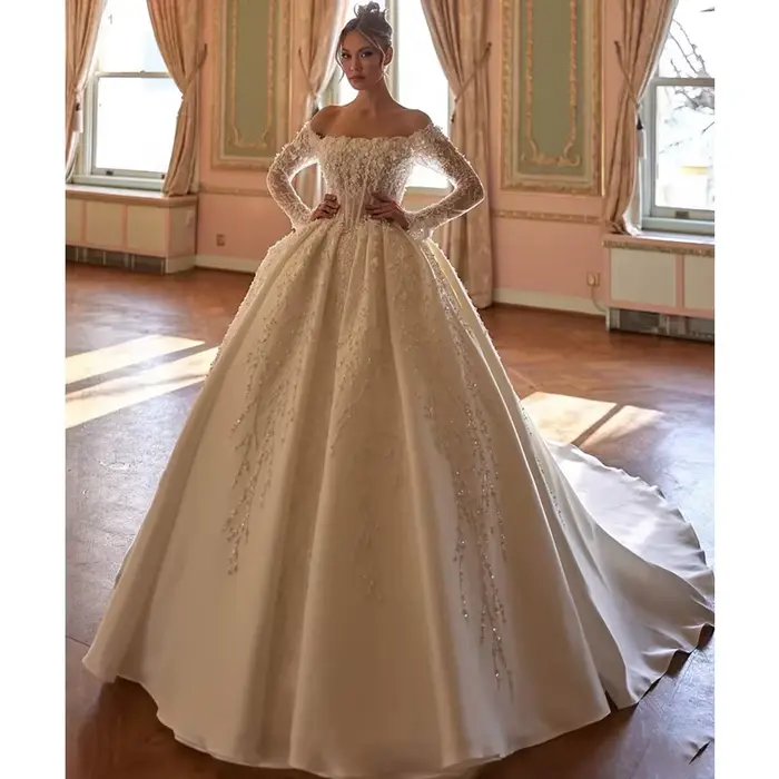 Robe de Mariée Élégante en Taffetas avec Perles et Dentelle Col Bateau Manches Longues Personnalisée Occasions Spéciales