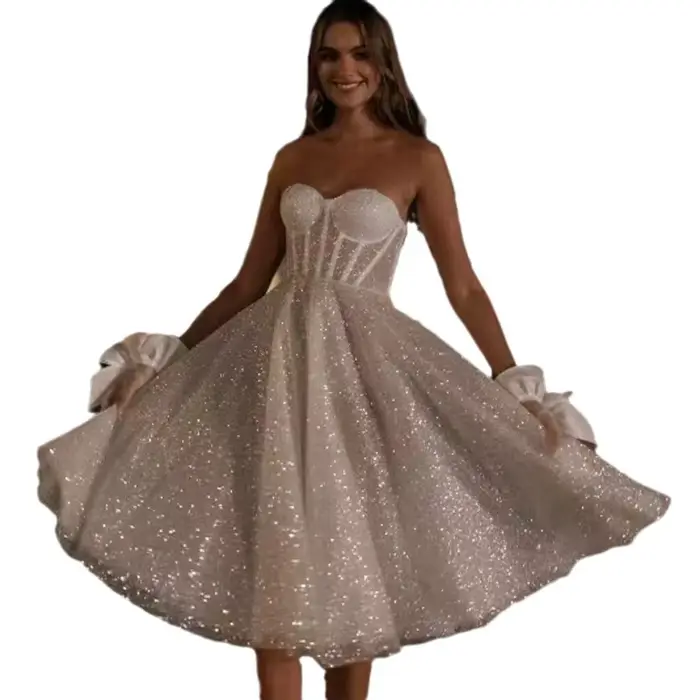 Robe de mariée courte en gros fleurs blanches sans manches élégante avec décolleté Mon Amour et décoration en cristal pour femmes occasions spéciales