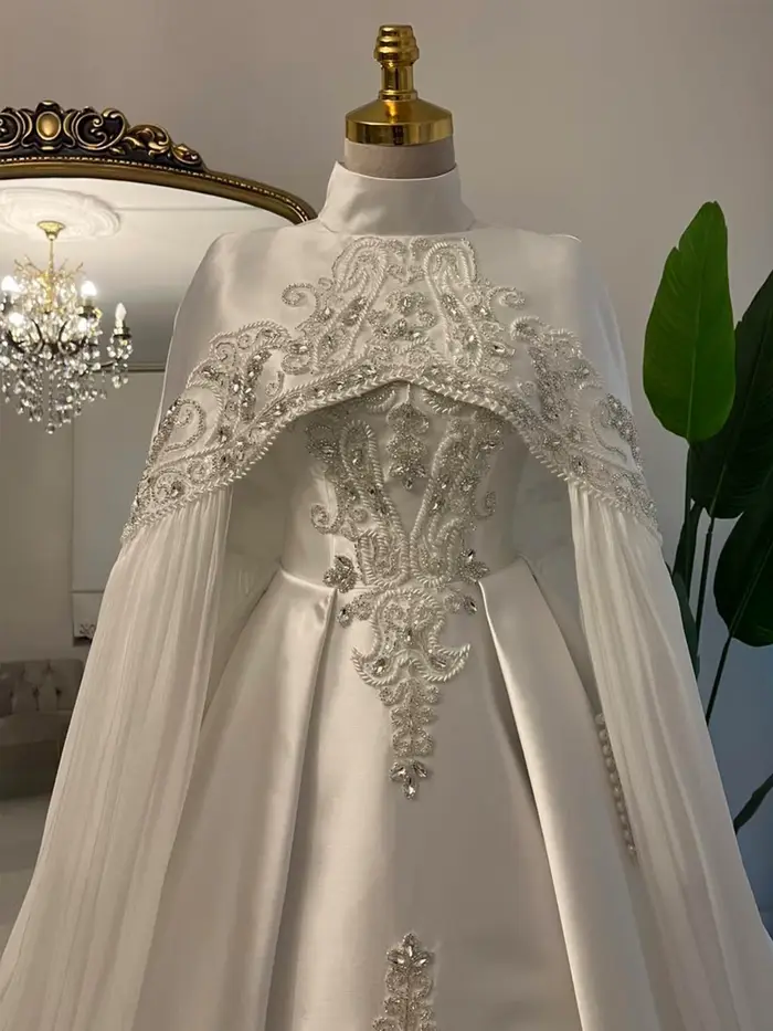 Musulman de luxe robes de mariage Hijab haut cou manches longues A-ligne Cape détachable tache robe de mariée