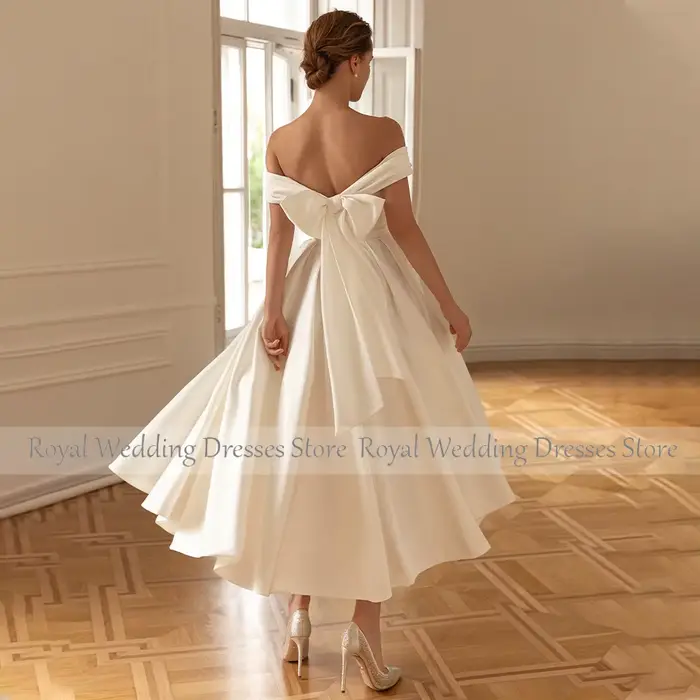 Robes de mariée mi-longues en Satin ivoire