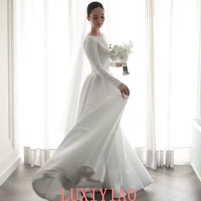 Robe de mariée longue trapèze blanche personnalisée