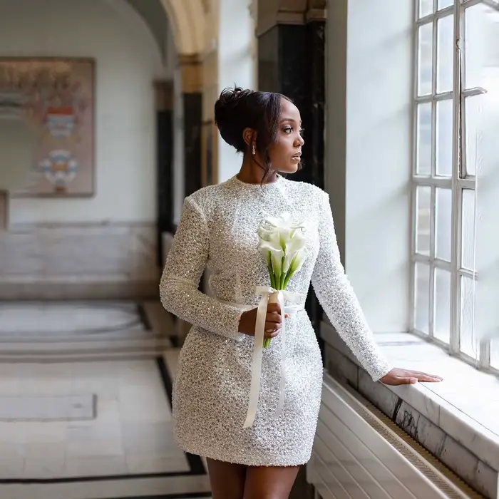 Robe de mariée courte moderne en polyester avec décoration en dentelle pour cérémonies civiles et tribunaux occasions spéciales pour femmes