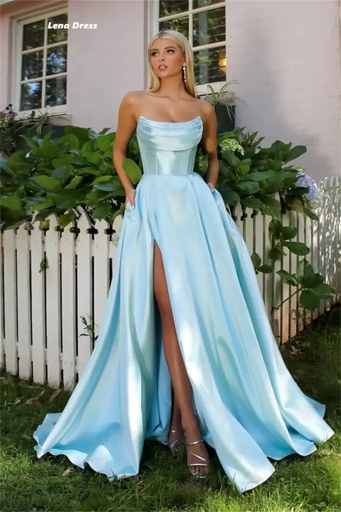 Robe de cocktail femelle satinée Lena Rose en microfibre et viscose pour soirée officielle avec soutien-gorge intégré et finition froncée pour femmes de tous les âges