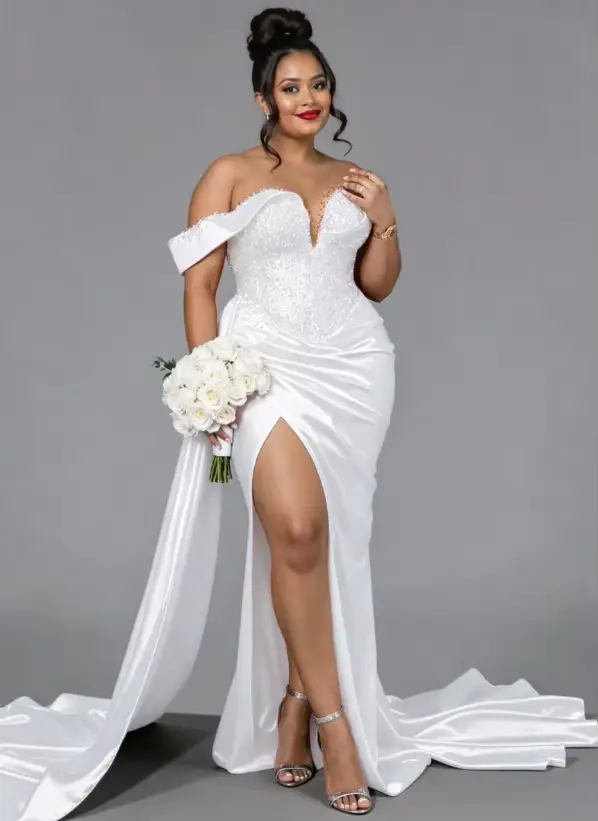 Robe de mariée luxueuse rose violet, col rond, ornée de perles et de sequins, silhouette sirène, tra