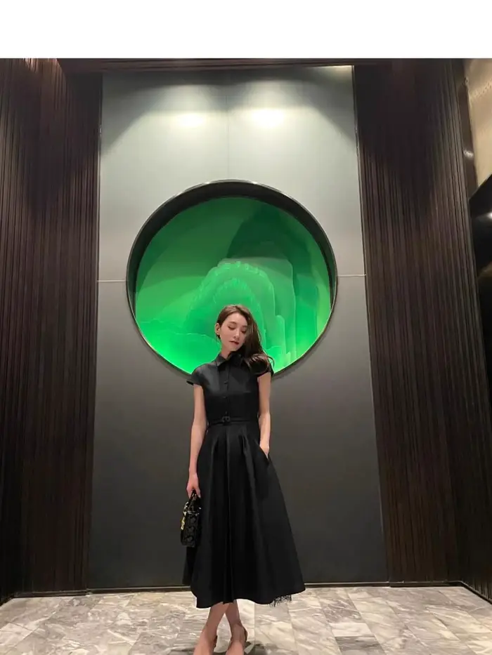 Robe française noire longue couchée à la taille pour femmes, à la mode et élégante, manches ajustées, sergé de couleur Pure, texturée