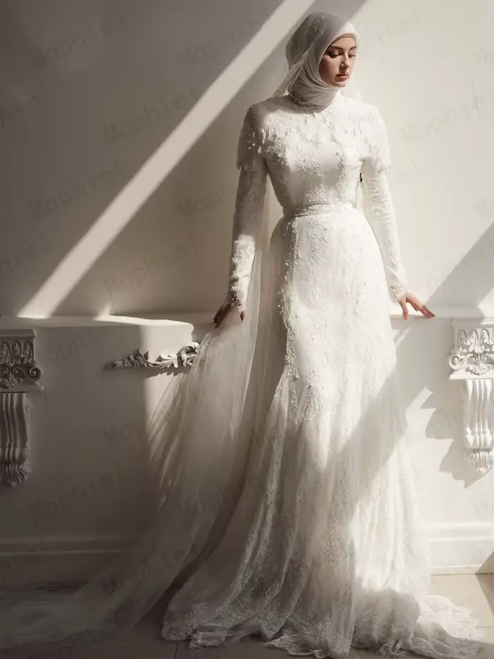 Robe de mariée musulmane en dentelle avec perles, silhouette une ligne, train de balayage, col haut, soutien-gorge intégré, disponible en plusieurs tailles et couleurs pour femmes, idéale pour les cérémonies de mariage, événements religieux et autres occasions spéciales