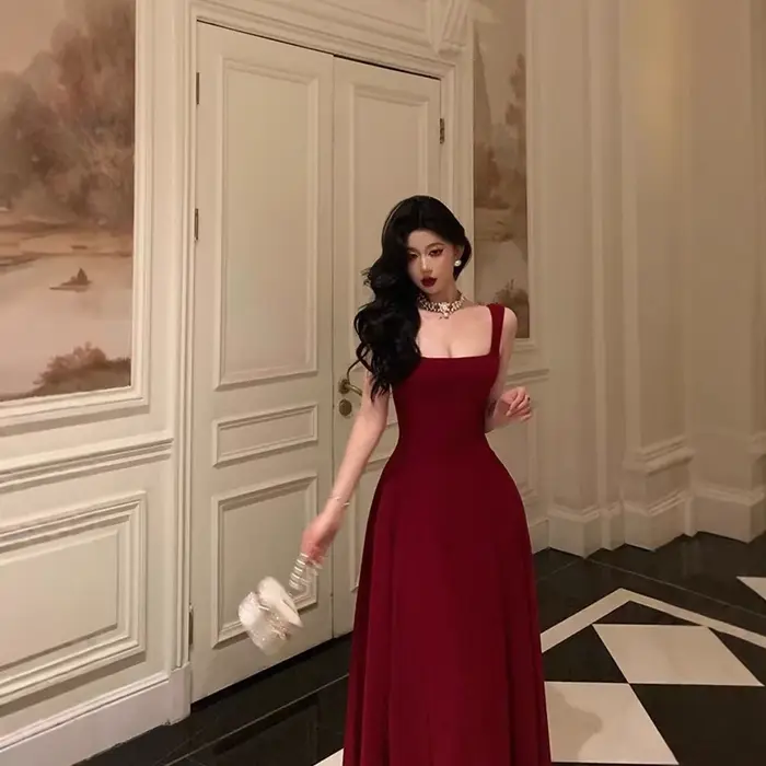 Robe Hepburn Rouge Épaule Inclinée Style Français Élégante Tour de Taille Empire Polyvalence Occasions Spéciales