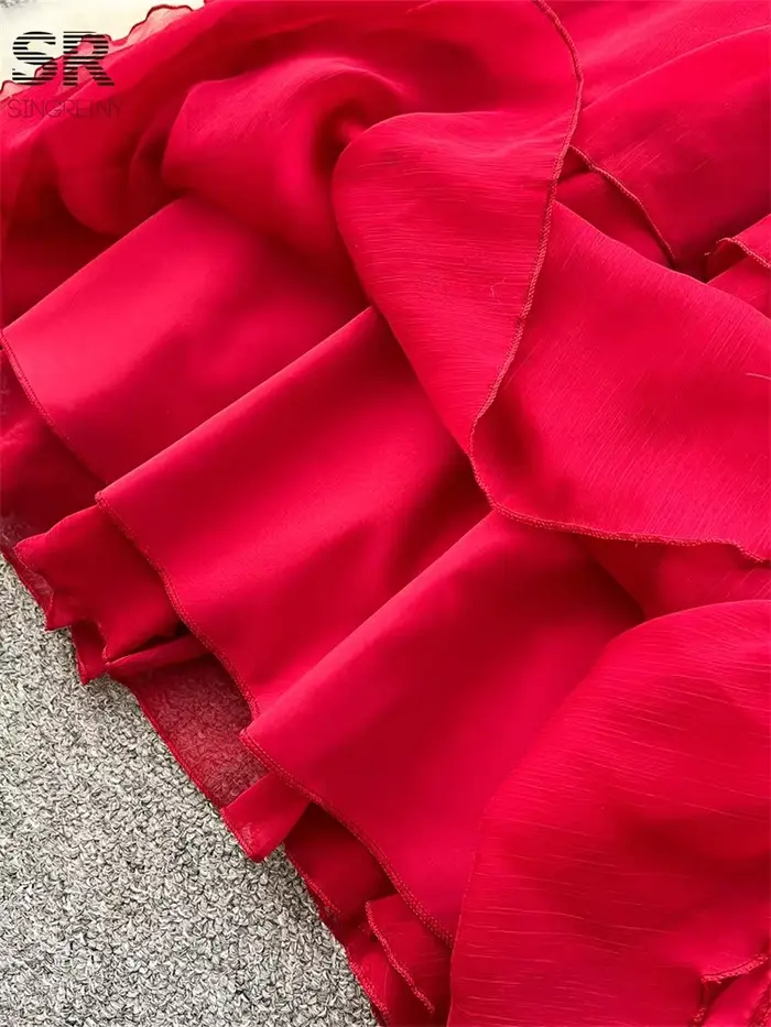 Robe de plage rouge d'été sans bretelles plissée longue pour femmes avec volants irréguliers pour occasions estivales et soirées vintage