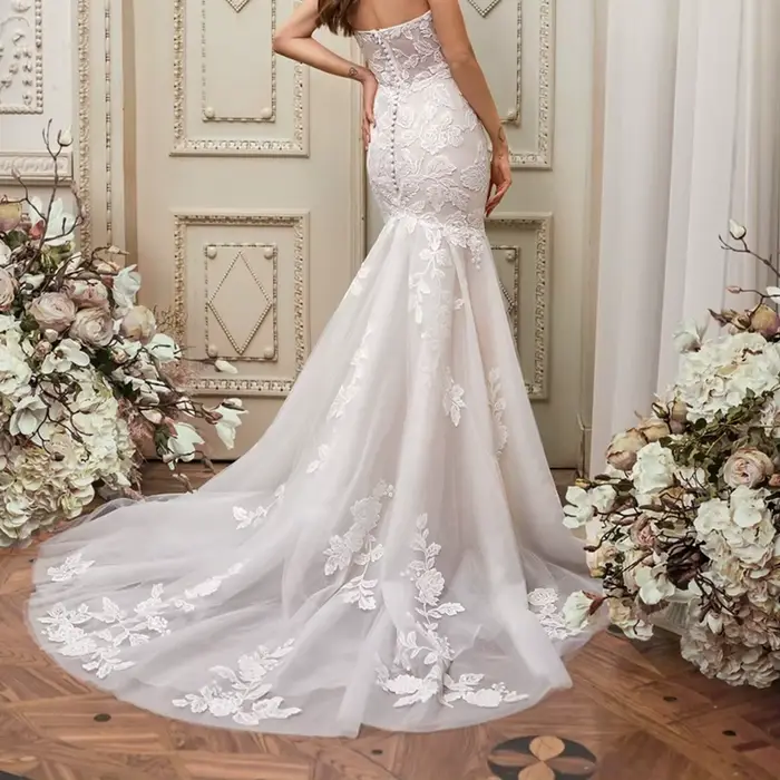 Robe de mariée à traîne courte