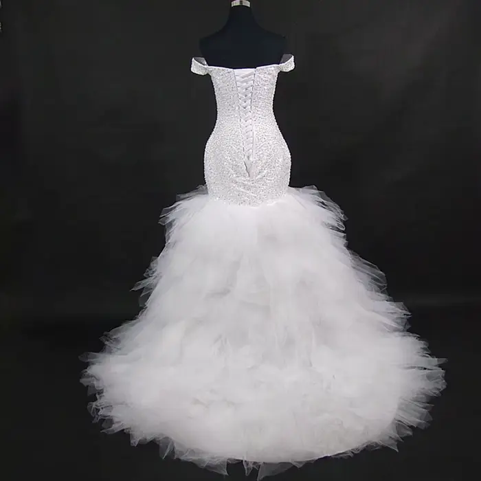 Robes de mariée et de soirée asymétriques à une épaule