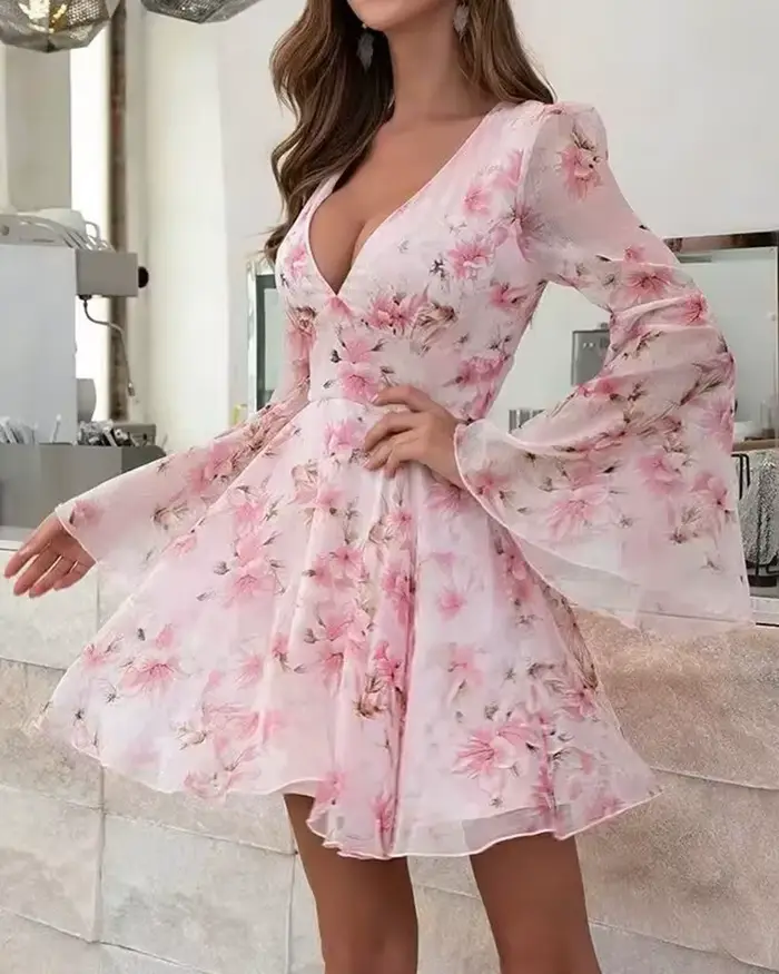Robes d'été femmes 2025 doux imprimé fleuri cloche manches robe plongeante Sexy col en V fête femme 