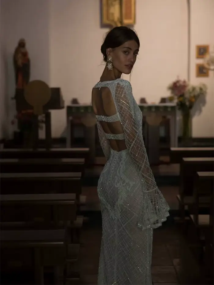 Robe de mariée droite avec perles scintillantes