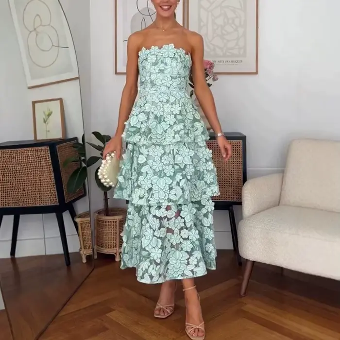 Robe midi élégante avec bordure en dentelle et bustier brodé pour femme, design floral 3D amincissant et tendance, pour diverses occasions spéciales