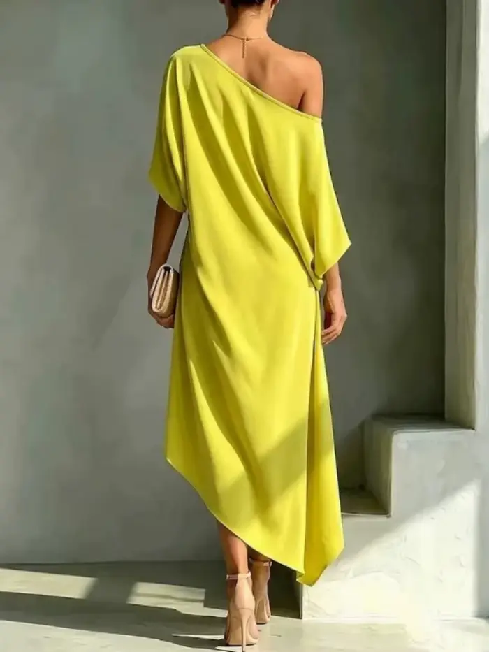 Robe élégante à épaules dénudées et manches courtes pour femme